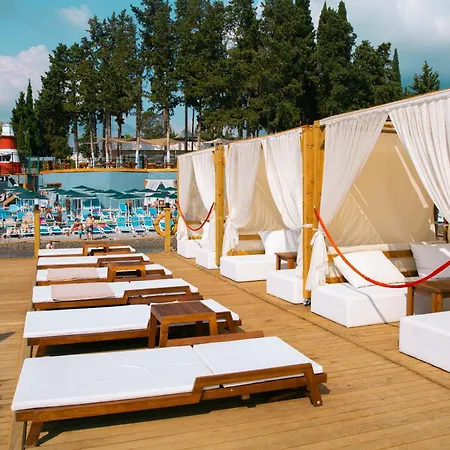 Ośrodek wypoczynkowy Rox 5*